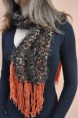 Sciarpa in lana a frange marroni, realizzata ai ferri.